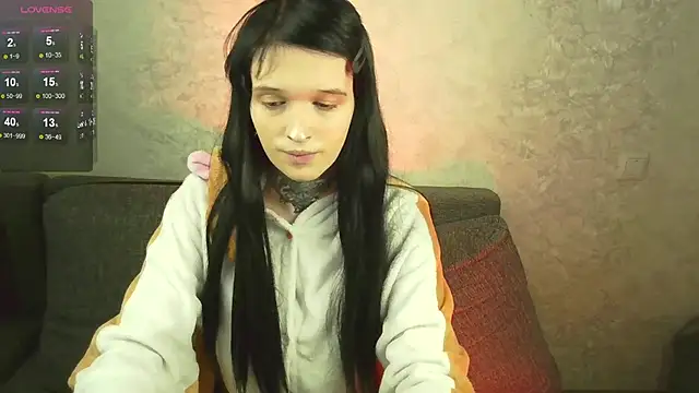 Snapshot of Simona_Rain chatting on February 19, 7:28 am Simona Rain online show from February 19, 7:28 am