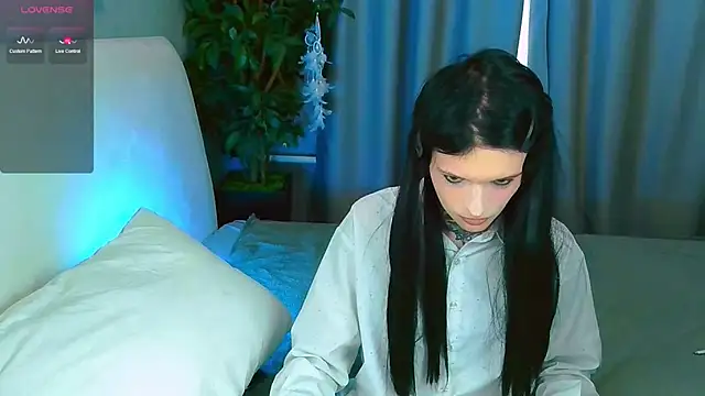 Snapshot of Simona_Rain chatting on February 20, 11:42 am Simona Rain online show from February 20, 11:42 am