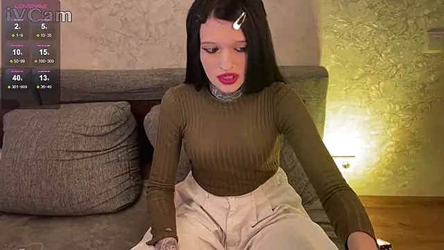 Snapshot of Simona_Rain chatting on March 6, 1:32 am Simona Rain online show from March 6, 1:32 am