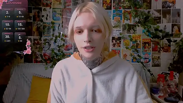 Snapshot of Simona_Rain chatting on September 28, 9:03 pm Simona Rain online show from September 28, 9:03 pm