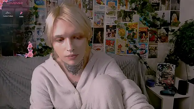 Snapshot of Simona_Rain chatting on September 29, 9:47 pm Simona Rain online show from September 29, 9:47 pm