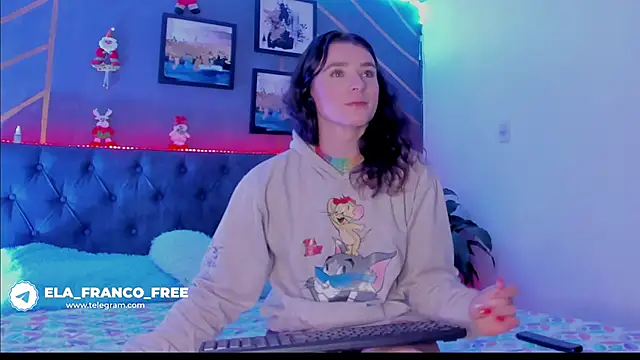 Snapshot of elafranco_ chatting on December 26, 10:26 am elafranco online show from December 26, 10:26 am