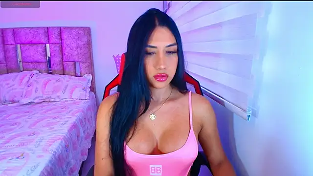 Snapshot of sexysaradoll chatting on September 29, 8:41 pm sexysaradoll online show from September 29, 8:41 pm