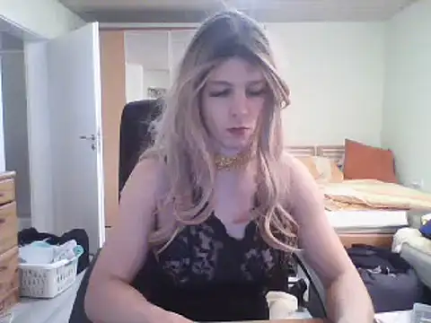 Snapshot of Kinky-Kristina chatting on February 7, 7:59 pm Kinky-Kristina online show from February 7, 7:59 pm