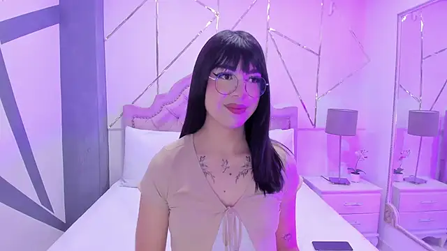 Snapshot of RoseCassie chatting on January 2, 12:35 pm RoseCassie online show from January 2, 12:35 pm