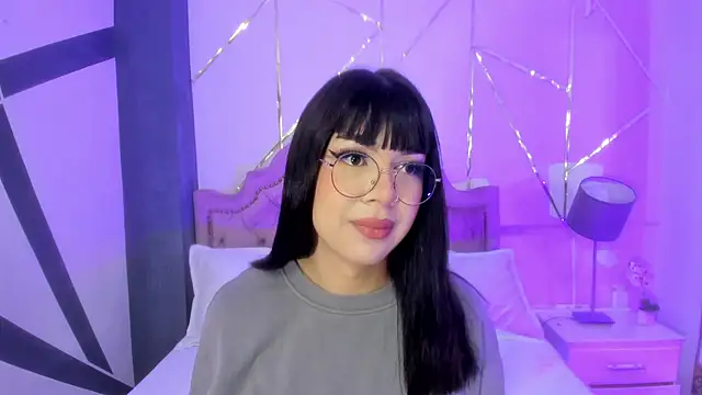 Snapshot of RoseCassie chatting on January 12, 1:27 pm RoseCassie online show from January 12, 1:27 pm