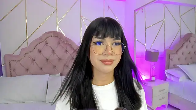 Snapshot of RoseCassie chatting on February 1, 12:47 pm RoseCassie online show from February 1, 12:47 pm