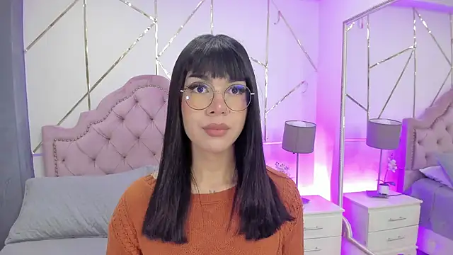 Snapshot of RoseCassie chatting on February 3, 1:08 pm RoseCassie online show from February 3, 1:08 pm