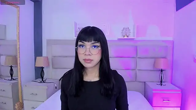 Snapshot of RoseCassie chatting on February 13, 12:32 pm RoseCassie online show from February 13, 12:32 pm