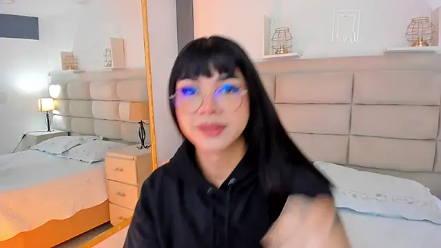 Snapshot of RoseCassie chatting on March 6, 12:37 pm RoseCassie online show from March 6, 12:37 pm