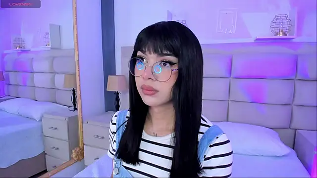 Snapshot of RoseCassie chatting on March 7, 1:10 pm RoseCassie online show from March 7, 1:10 pm