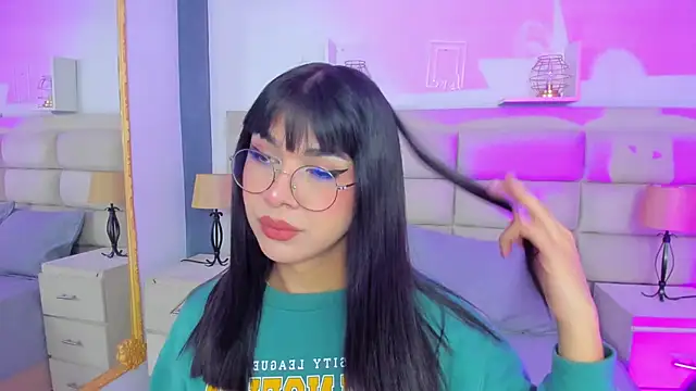 Snapshot of RoseCassie chatting on March 14, 1:29 pm RoseCassie online show from March 14, 1:29 pm