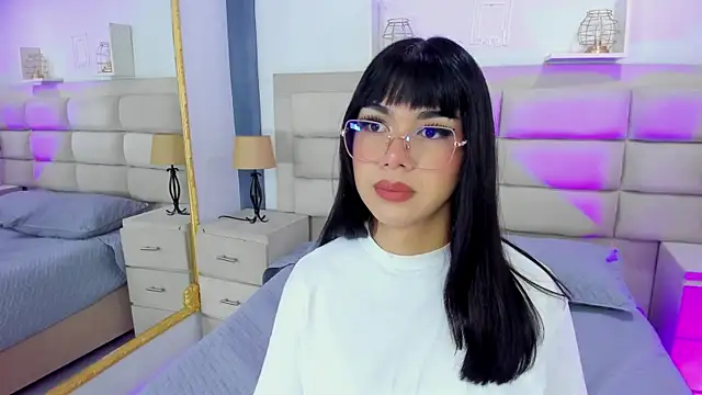 Snapshot of RoseCassie chatting on March 20, 12:32 pm RoseCassie online show from March 20, 12:32 pm