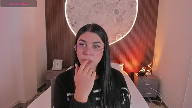 RoseCassie online show from January 12, 2:02 pm