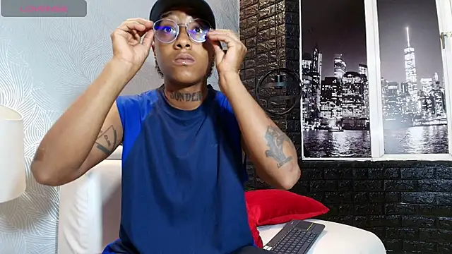 Snapshot of JhonyMiller_ chatting on December 20, 7:50 pm JhonyMiller online show from December 20, 7:50 pm