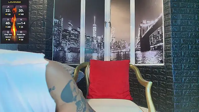 Snapshot of JhonyMiller_ chatting on January 5, 8:10 pm JhonyMiller online show from January 5, 8:10 pm