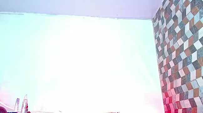 Snapshot of newgroupxxx chatting on February 19, 1:28 pm newgroupxxx online show from February 19, 1:28 pm