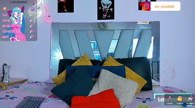 Snapshot of supradoll chatting on February 5, 5:43 pm supradoll online show from February 5, 5:43 pm