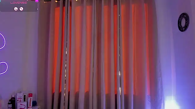 Snapshot of alahia_sweet chatting on September 22, 12:43 pm alahia sweet online show from September 22, 12:43 pm
