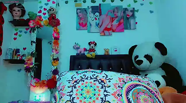 Snapshot of Alextwink chatting on January 5, 12:58 am Alextwink online show from January 5, 12:58 am