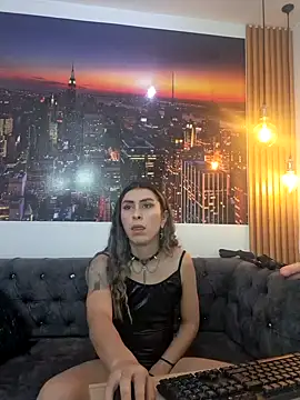 Snapshot of Sara_Davina chatting on February 4, 8:17 pm Sara Davina online show from February 4, 8:17 pm