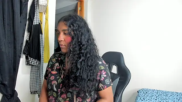 Snapshot of madisonbrunette chatting on January 5, 3:43 am madisonbrunette online show from January 5, 3:43 am