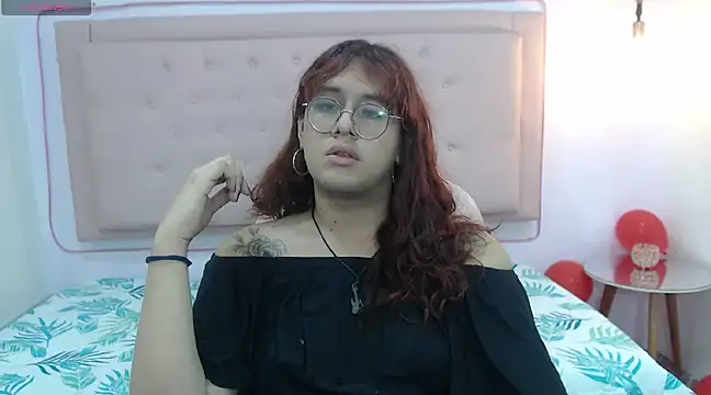 Snapshot of kathepickmanx chatting on February 19, 2:55 am kathepickmanx online show from February 19, 2:55 am