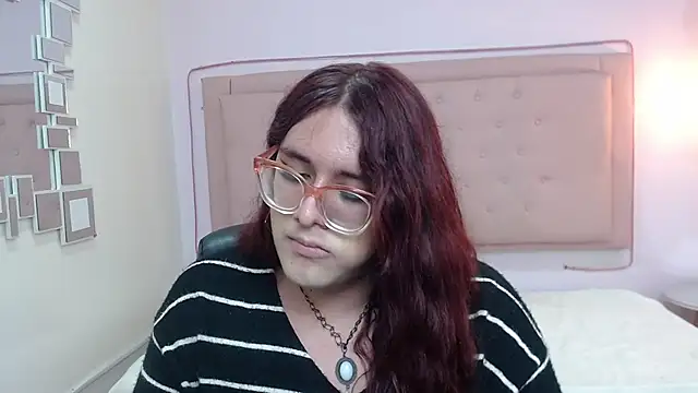 Snapshot of kathepickmanx chatting on September 14, 4:07 am kathepickmanx online show from September 14, 4:07 am