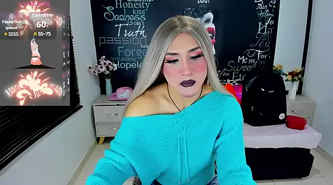 Snapshot of Georgina_Giio chatting on January 22, 4:23 am Georgina Giio online show from January 22, 4:23 am