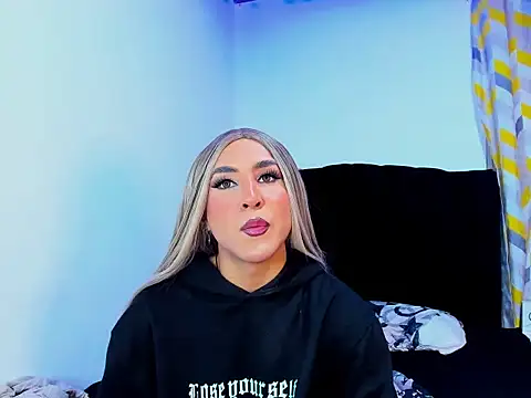 Georgina Giio online show from November 14, 8:33 am