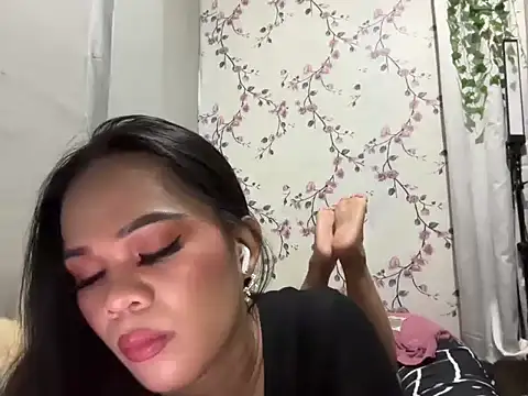 SophiaCourthaway online show from October 28, 1:31 pm