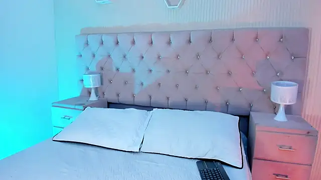 MattThompsonn online show from October 21, 9:27 pm