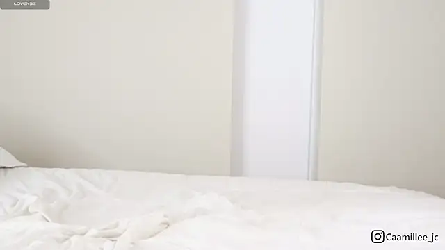 caamillee  online show from October 29, 3:59 am