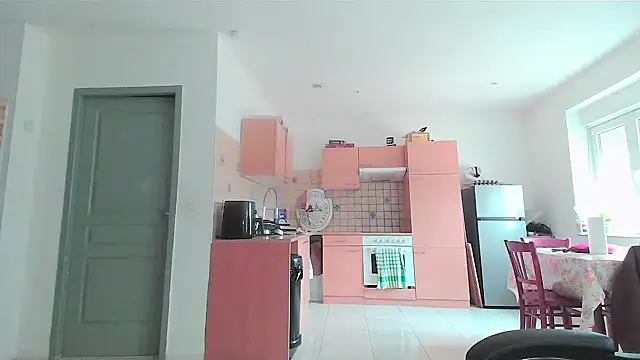 Snapshot of serena__vedette chatting on February 27, 7:56 am serena vedette online show from February 27, 7:56 am