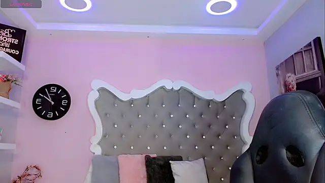 Snapshot of CamiiGarcia chatting on February 25, 11:41 am CamiiGarcia online show from February 25, 11:41 am