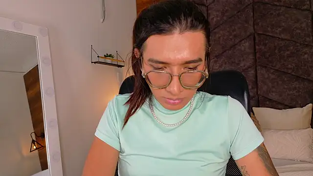 Snapshot of LauraaGomezz__ chatting on September 18, 7:30 pm LauraaGomezz online show from September 18, 7:30 pm