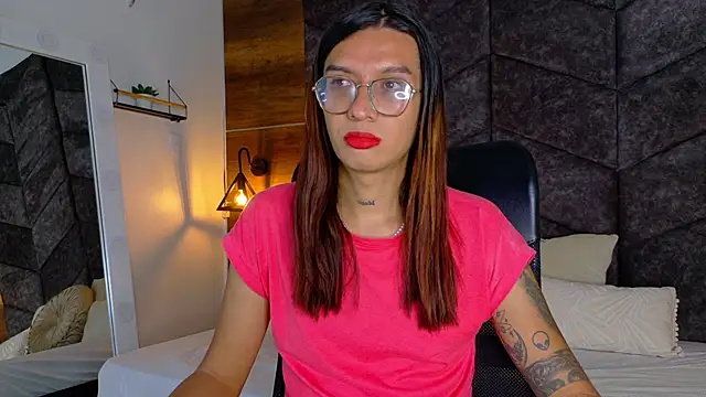 Snapshot of LauraaGomezz__ chatting on September 26, 7:44 pm LauraaGomezz online show from September 26, 7:44 pm