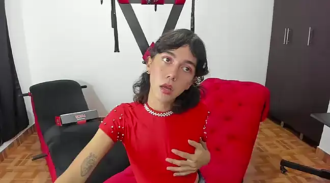 Snapshot of Nicol_TransGirl chatting on February 4, 3:11 am Nicol TransGirl online show from February 4, 3:11 am