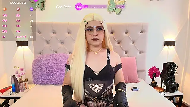 Snapshot of Alyssaa_Hunter chatting on February 4, 7:33 pm Alyssaa Hunter online show from February 4, 7:33 pm