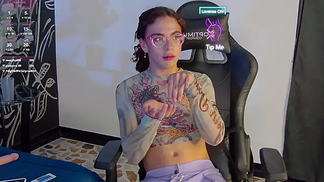 AuroraStartrainn online show from March 22, 10:26 pm