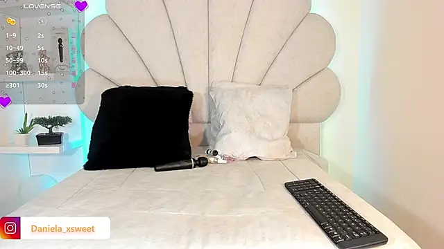 Snapshot of Danielaangelina chatting on September 10, 6:23 am Danielaangelina online show from September 10, 6:23 am