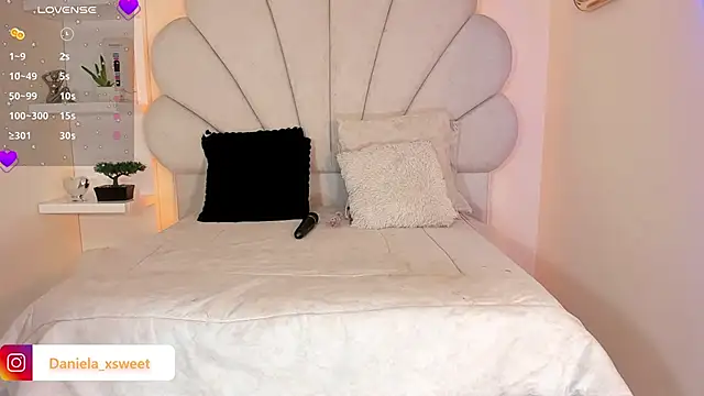 Snapshot of Danielaangelina chatting on October 10, 6:47 am Danielaangelina online show from October 10, 6:47 am