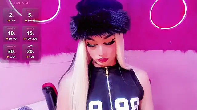 Snapshot of Irina_milkmaid chatting on March 4, 7:54 pm Irina milkmaid online show from March 4, 7:54 pm