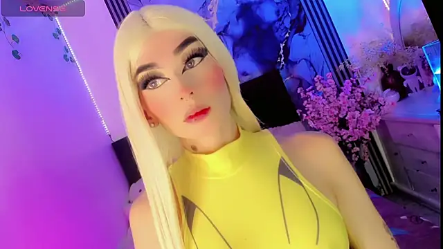 Snapshot of Irina_milkmaid chatting on October 8, 7:37 pm Irina milkmaid online show from October 8, 7:37 pm