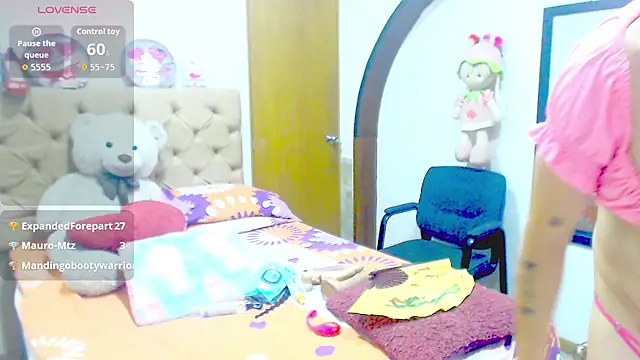 Snapshot of Dolldirtyxxx chatting on October 5, 6:58 am Dolldirtyxxx online show from October 5, 6:58 am
