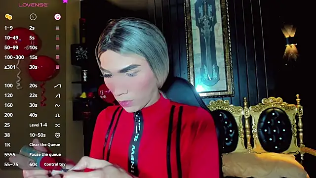 Snapshot of emelly_horny_ chatting on February 19, 11:28 am emelly horny online show from February 19, 11:28 am