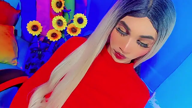 Snapshot of emelly_horny_ chatting on September 23, 7:20 pm emelly horny online show from September 23, 7:20 pm