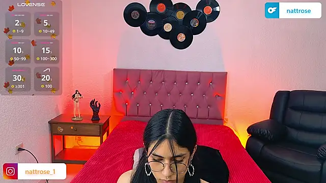 Snapshot of NATTROSE_TAY chatting on September 17, 12:10 pm NATTROSE TAY online show from September 17, 12:10 pm