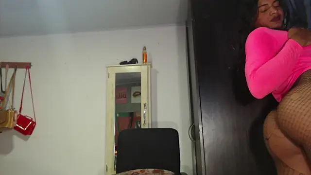 Snapshot of Gaby-sexy chatting on September 18, 9:09 pm Gaby-sexy online show from September 18, 9:09 pm