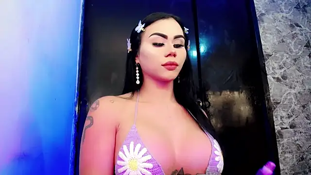 Snapshot of Iris_Gill chatting on September 28, 12:53 am Iris Gill online show from September 28, 12:53 am